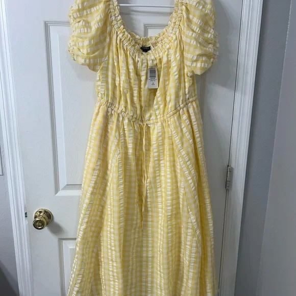 NWT Torrid Midi Seersucker Off the Shoulder Peasant Dress in Yellow and White - Picture 4 of 6